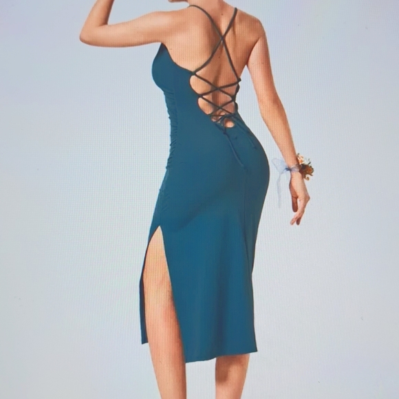 MEDIUM.    SOFTLY ZERO CROSSOVER LACEUP BACK COOL TOUCH DRESS - Picture 2 of 10